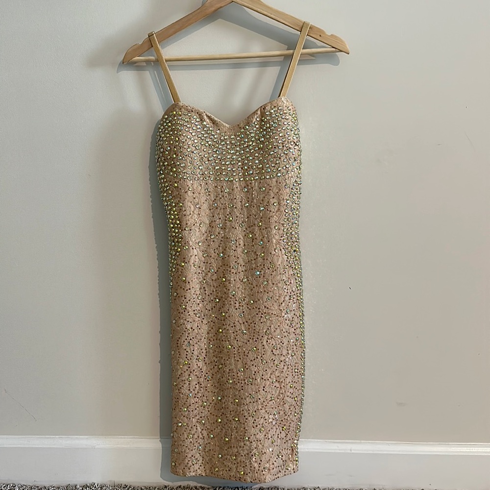 Mini lace pink dress